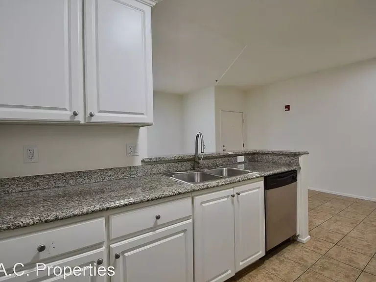 5500 Bonner Ave — Photo 8