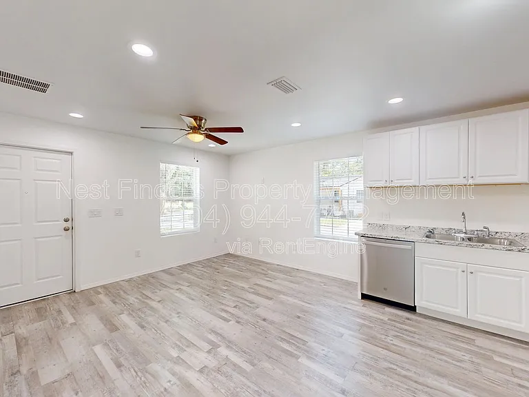 2220 Flesher Ave — Photo 6