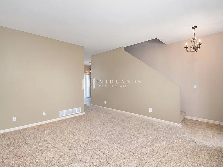 8717 S 67th St — Photo 3