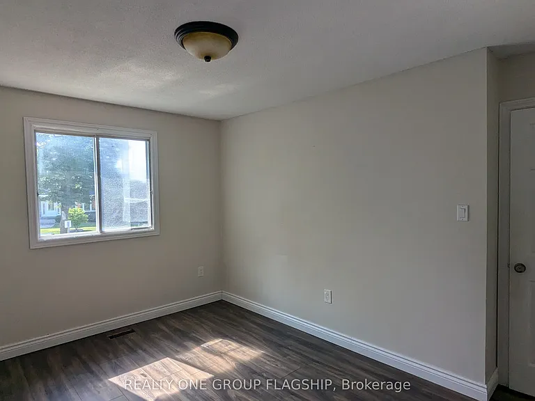 7 Greening Ave #UPPER — Photo 15