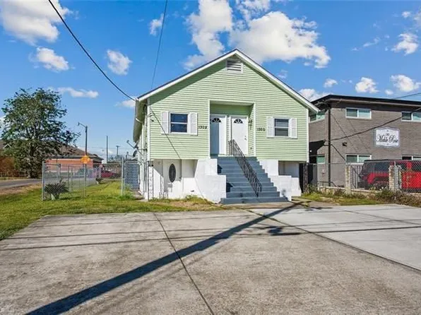 1300 Mehle St, Arabi, LA 70032