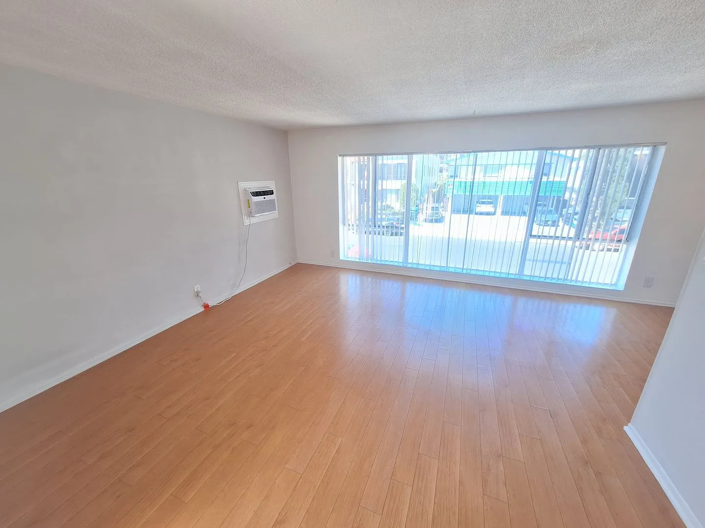 1 bed, 1.0 bath, 600 sqft, $2,300 — Photo 3