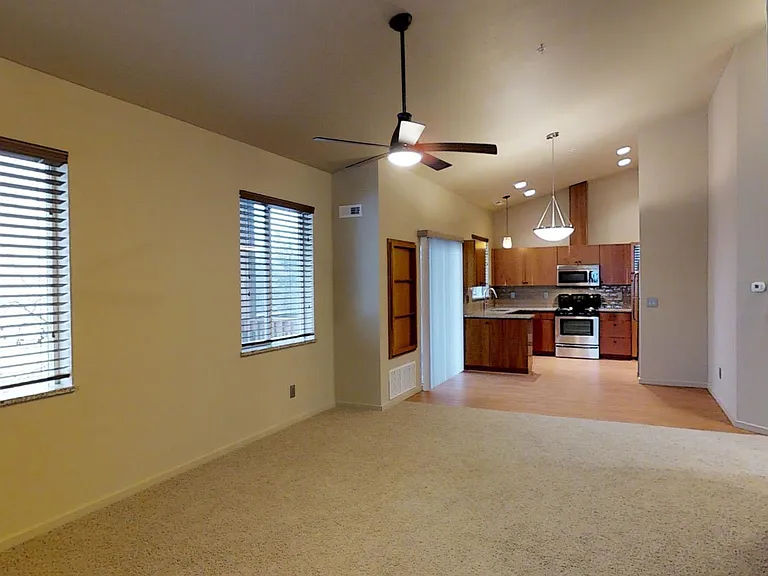 One Lake Place — Photo 4