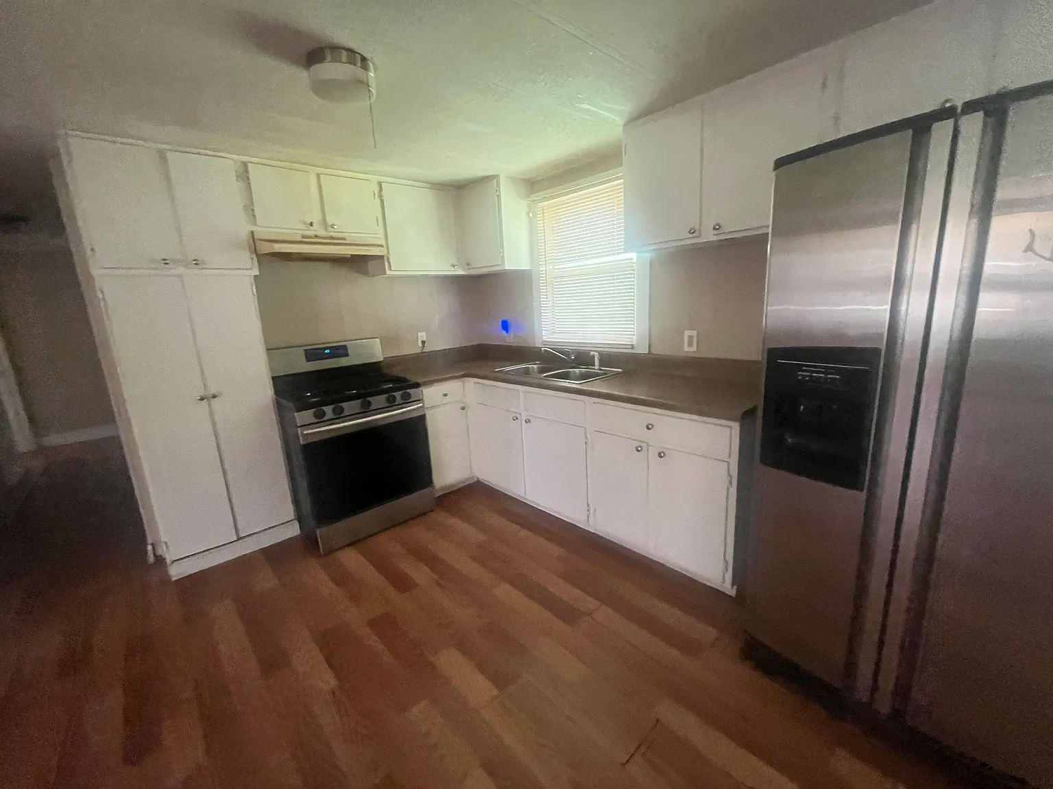 3 bed, 1000 sqft, $1,850 — Photo 2