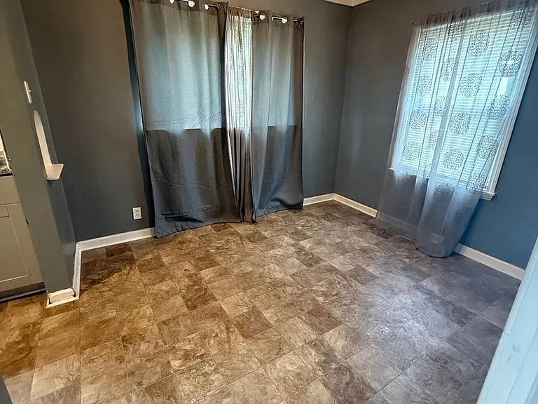 15596 Eastwood St — Photo 5