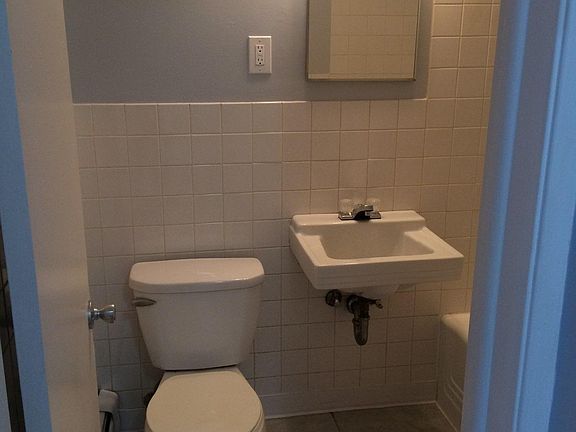 3rd image of 15031 Madison Ave APT 1