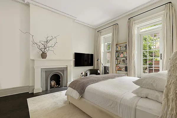 Rented by Corcoran | media 25