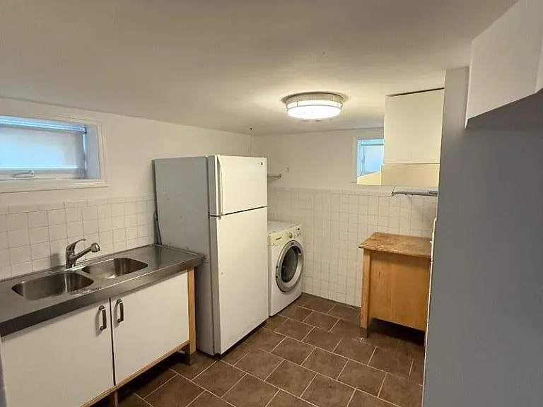 2514 Jackson Ave — Photo 15