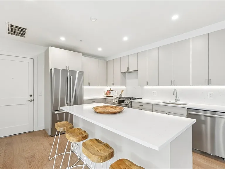 256 Dorchester St #504 — Photo 4