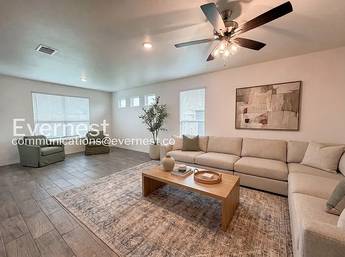 845 Freedom Cir — Photo 3