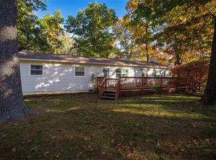 69 Deer Hill Ln, Staunton, VA 24401