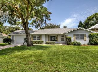 1871 Pineway Ct, Mount Dora, FL 32757