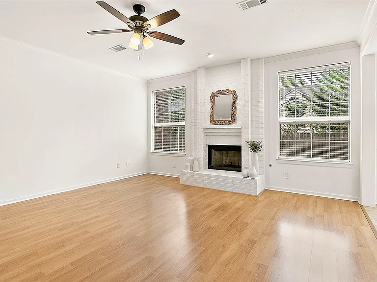 8 Greentwig Pl — Photo 9