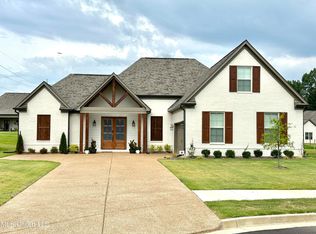 2958 Piper Cv, Nesbit, MS 38651