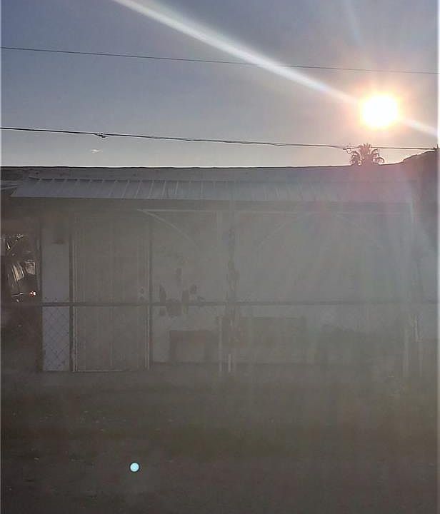 2nd image of 2056 Hualapai Dr