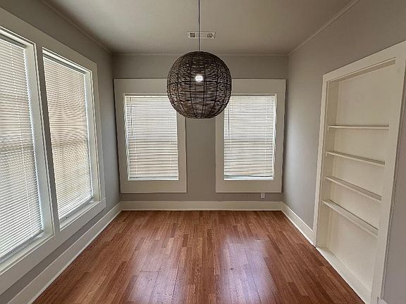 4th image of 3275 Brandon St