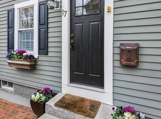 17 Smith St, Newburyport, MA 01950
