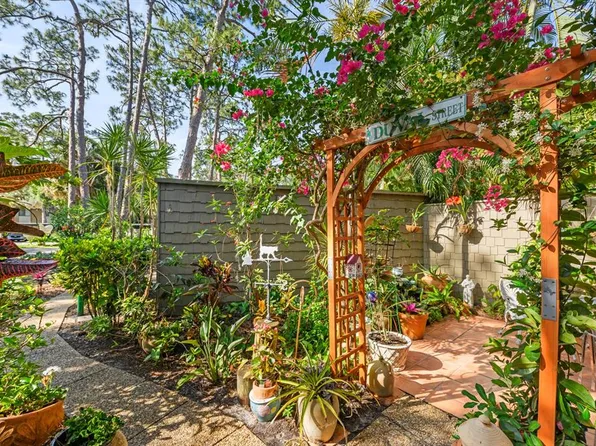 1704 Pelican Cove Rd #T-142, Sarasota, FL 34231