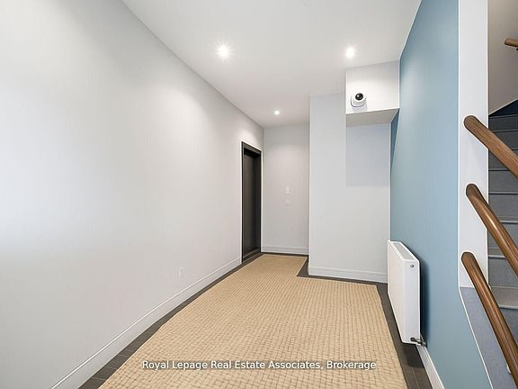 3rd image of 531 Runnymede Rd #2
