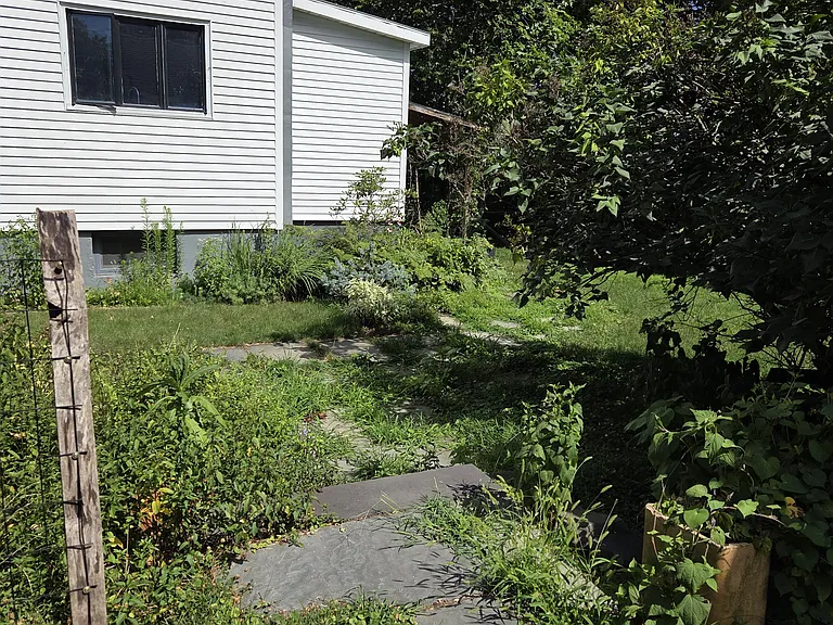 12 Bank St — Photo 6
