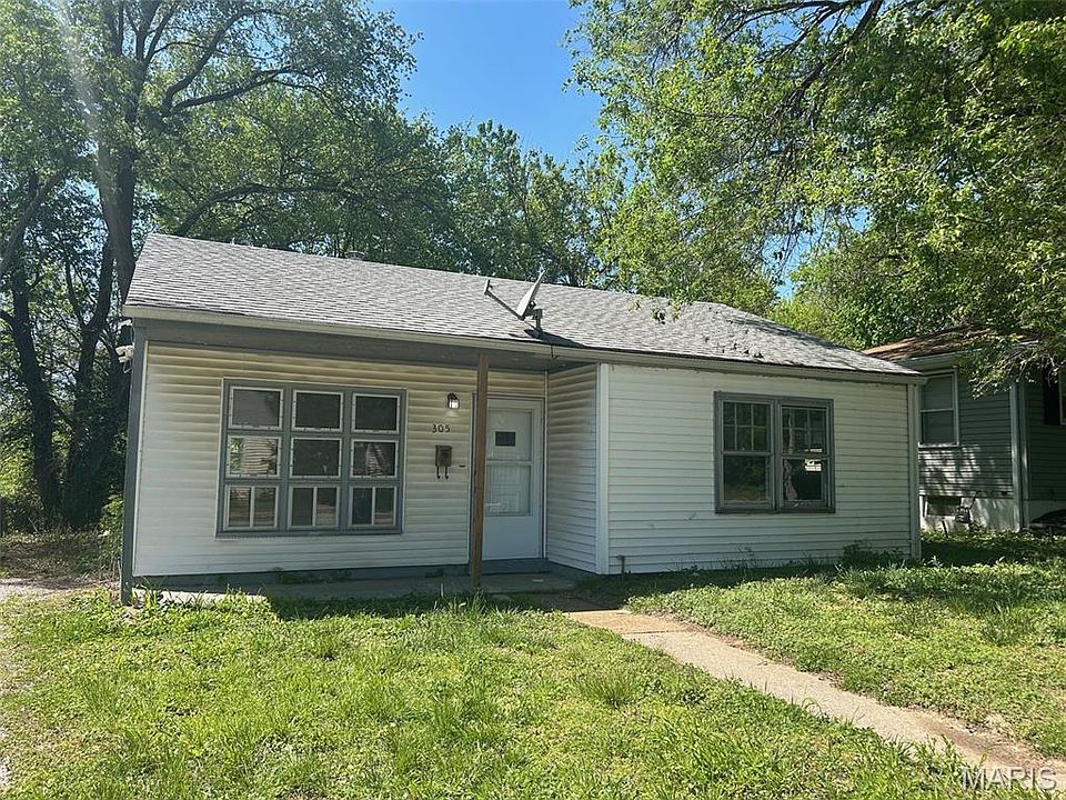 1st image of 305 Mueller Ave