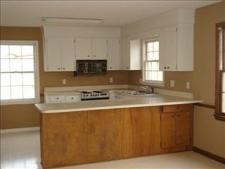 2nd image of 4911 Armstrong Dr