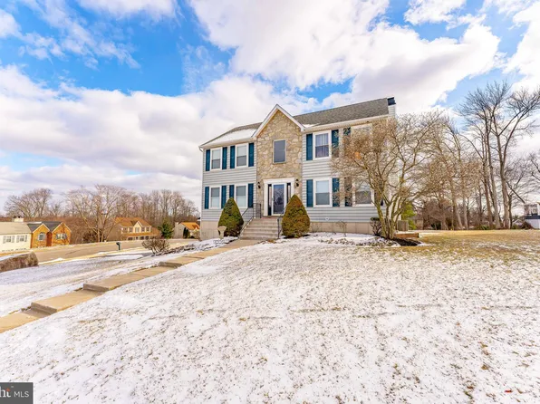 4205 Tara Cir, Upper Chichester, PA 19061