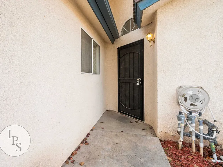 6691 N Constance Ave — Photo 6