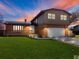 5209 Springdale Ln, McHenry, IL