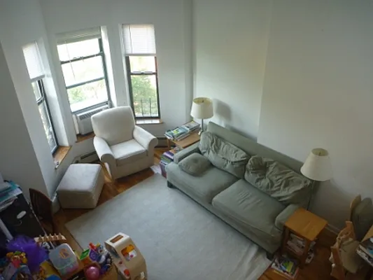 Rented by Garfield Realty  | media 21