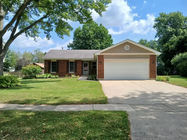 1010 Fox Run Ln, Algonquin, IL 60102