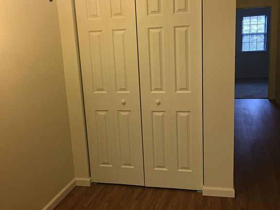 2nd image of 124 Racquet Club Dr APT 905