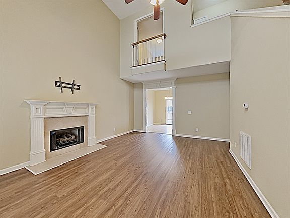 3rd image of 406 Tessa Ct