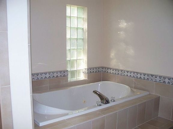 Master Tub