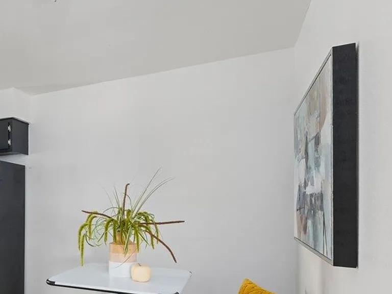 706 E Borden St #3 — Photo 1