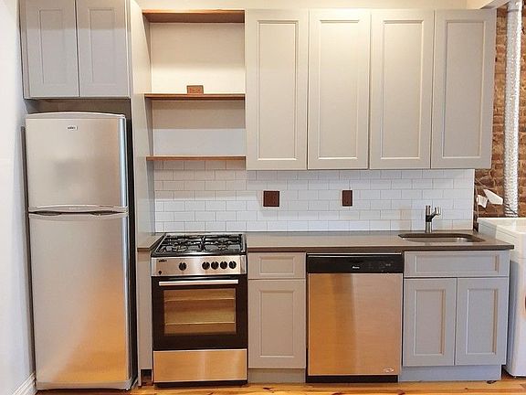 4th image of 274 Van Buren St #3D