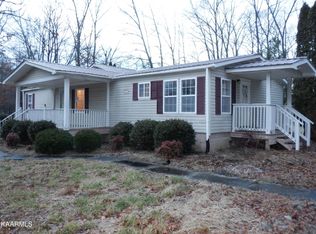 109 Red Wing Ln, Deer Lodge, TN 37726