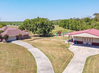 225 Turning Bayou Trl, Angleton, TX 77515