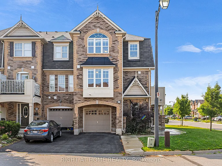 291 Woodley Cres — Photo 3