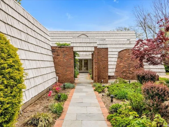 90 Anchorage Road, Hewlett Bay Park, NY 11557