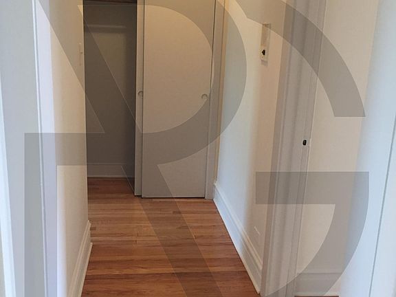 5th image of 1321 Oak Ave APT 3B