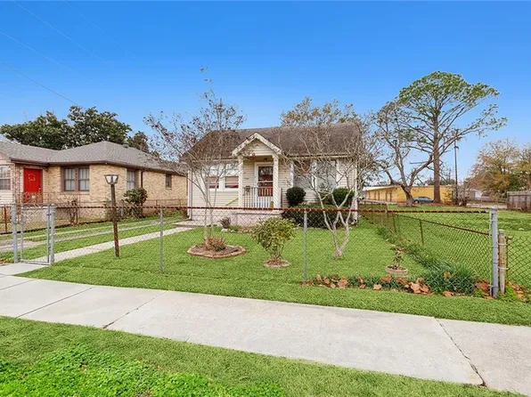 1815 Hancock St, Gretna, LA 70053