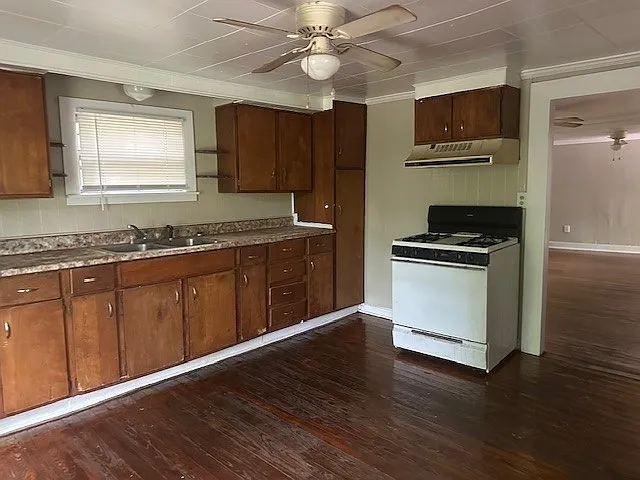 708 S Dewey Ave — Photo 6