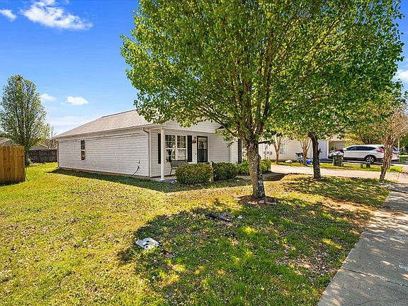 4th image of 1494 Heather Way