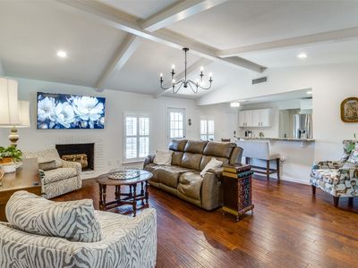 6168 E Lovers Ln, Dallas, TX, 75214