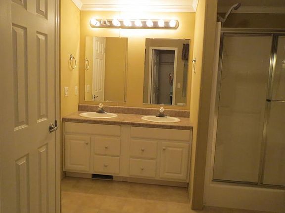 5th image of 219 Dogwood Ln
