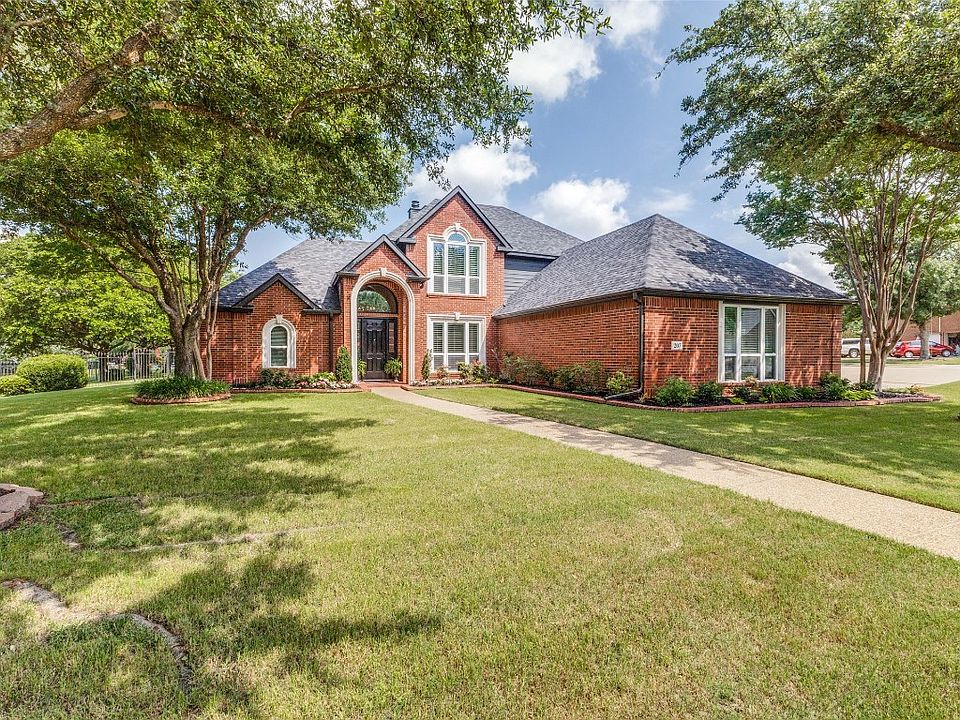 1st image of 207 Stanford Ct