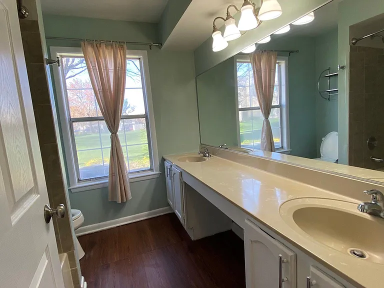 108 Lowell Ct — Photo 24