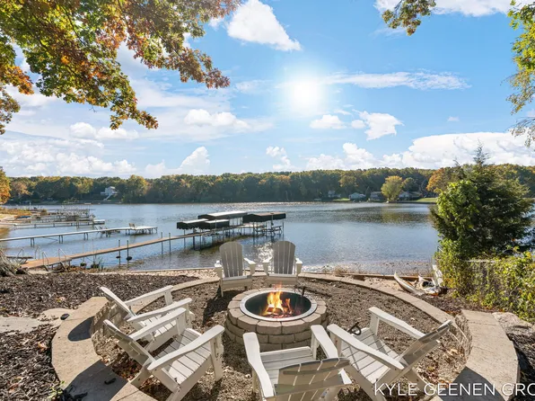 6365 Waters Edge Ln, Saugatuck, MI 49453