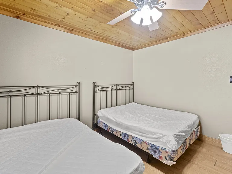 307 Heath Dr — Photo 55